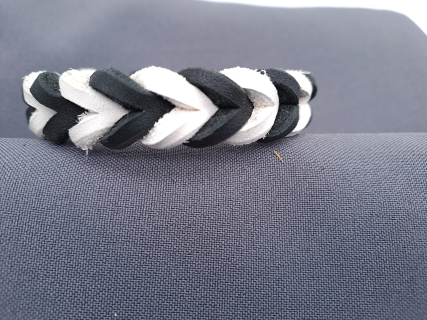 Armband aus Fettleder schwarz/ weiß 