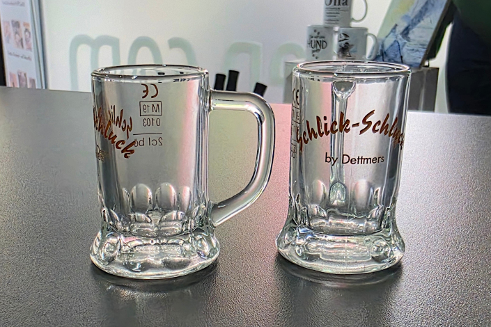 Schlick-Schluck® Schnapsglas mit Henkel (2cl)