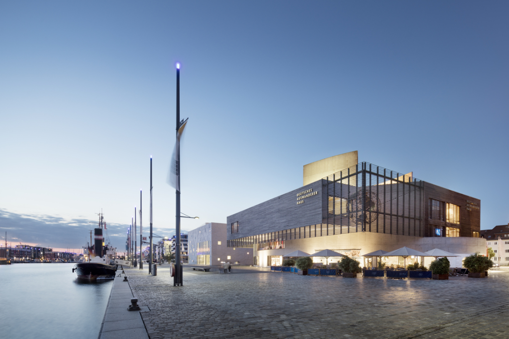 Das Deutsche Auswandererhaus am Neuen Hafen Bremerhaven © Deutsches Auswandererhaus / Foto: Werner Huthmacher