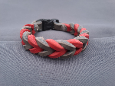 Armband aus Fettleder grau-rot