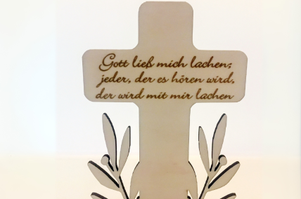 Konfirmation- Konfirmationsspruch auf einem Kreuz