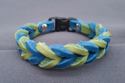 Armband aus Fettleder kiwigrün-königsblau