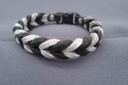 Armband aus Fettleder schwarz-silbergrau