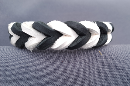 Armband aus Fettleder schwarz/ weiß 