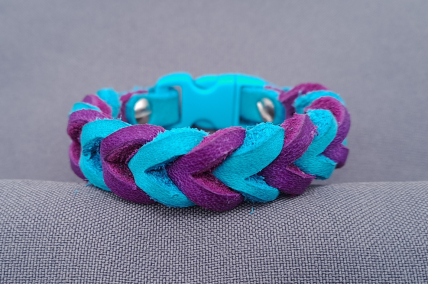 Armband aus Fettleder türkis-violett