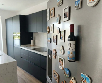 Korkenzieher Flaschenöffner in Flaschenform mit Magnet