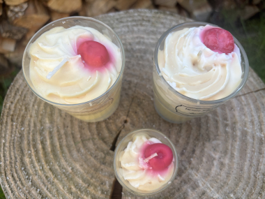 Vanille-Milchshake-Dessertkerze