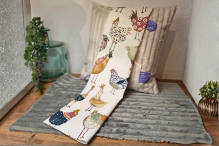 Tischläufer nach Maß, Harriet das Huhn, feines englisches Design