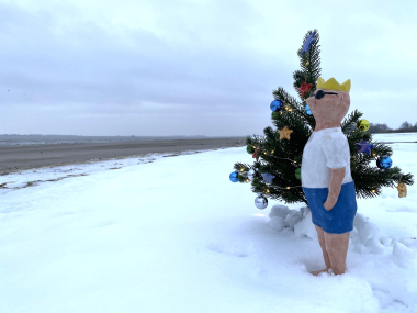 Strandmensch "Weihnachten am Meer"