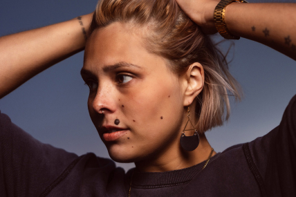 Leder Ohrringe „Halfmoon“ 18k vergoldet Farbe Schwarz