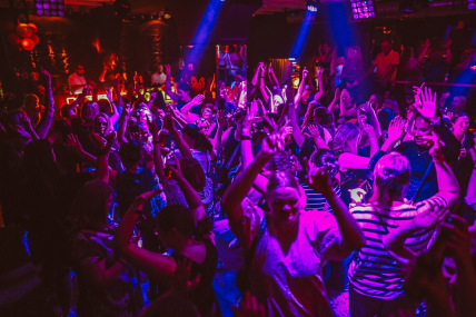 "2 für 1"- Eintritt zum Abendkassenpreis MAMAGEHTTANZEN