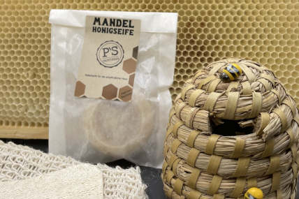 Mandel Honigseife aus eigener Imkerei - mild und rein – mit Olivenöl 40 Gramm