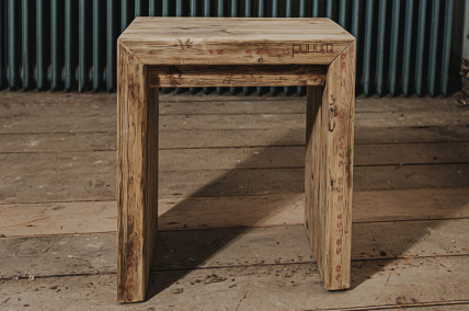 Hocker, Beistelltisch in U-Form “Hanka“ aus Holz