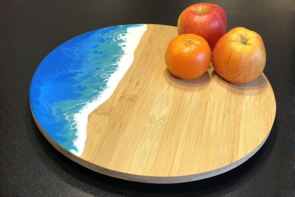 Drehteller aus Bambus im Meereswellen-Design - gerade Kante