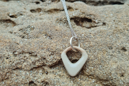 Silberkette mit Dreiecksanhänger
