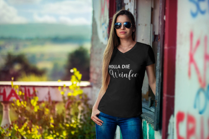 Damen V-Neck T-Shirt Holla die Weinfee – Spruchshirt