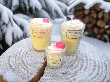 Vanille-Milchshake-Dessertkerze