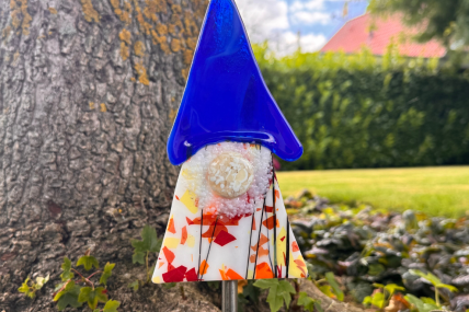 Dein handgefertigter Zwerg in Blau-Bunt von Glücksglas!