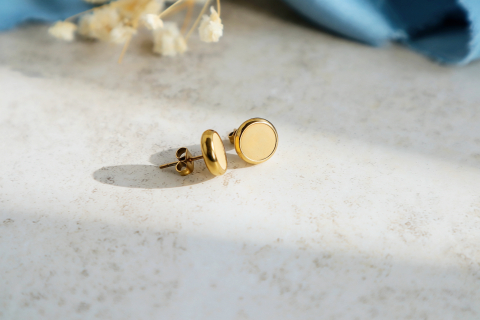 Ohrstecker aus Beton Butter Yellow – Edelstahl in Gold