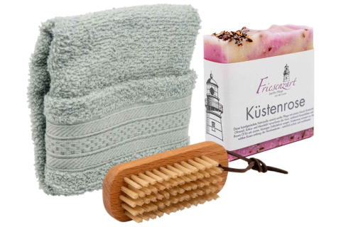 Pflegeset Küstenrose – Naturseife, Gästehandtuch & Bürste