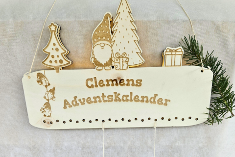 Anpassbarer Adventskalender im Wichteldesign