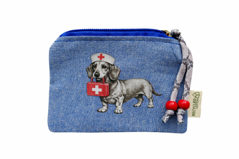 Kleine blaue Tasche aus recycleter Baumwolle mit Krankenschwester - Doris Dackel