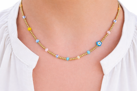 Der Sommer kann kommen!!! Tolle Kette aus pastellfarbenen Glas- und goldfarbenen Edelstahlperlen.