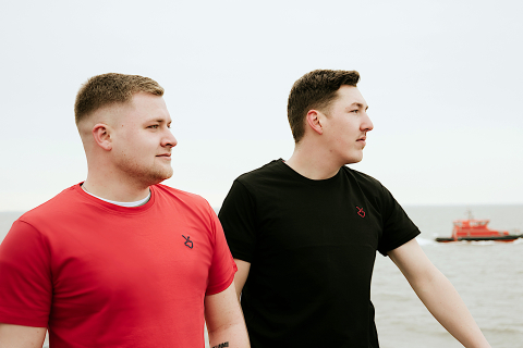 Jadebusen T-Shirts in Rot und Schwarz