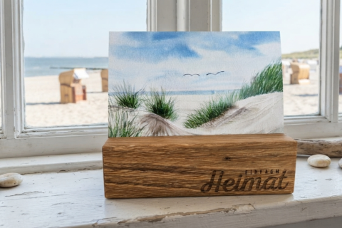 Karten- und Fotohalter aus geöltem Eichenholz mit maritimen Postkarten „einfach Heimat“