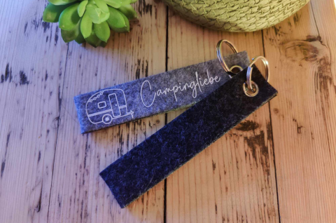 Schlüsselanhänger Filz Wohnwagen Mini/Camper Campingliebe