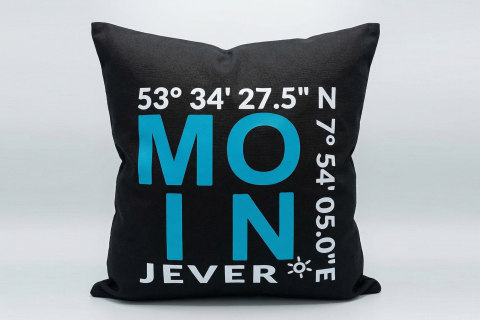 Deko-Kissen „MOIN JEVER“ in Farbe Schwarz - Druck Neonblau und Weiß