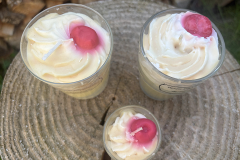 Vanille-Milchshake-Dessertkerze