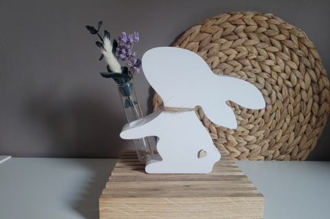 Osterhase "Frieda"mit Blumenvase