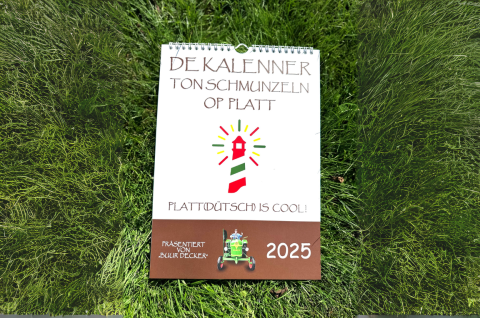 NEU! De Kalenner ton Schmunzeln op Platt 2025 - DER plattdeutsche Kalender