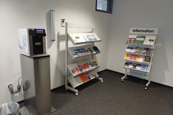 Landkreis Wesermarsch - Kreishaus Brake (Wartebereich der Kfz-Zulassungstelle)