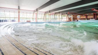 Meerwasser-Hallenwellenbad