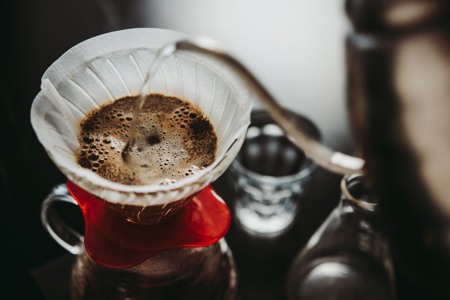 Wasser in der Kaffeeproduktion - hoch die Tassen?