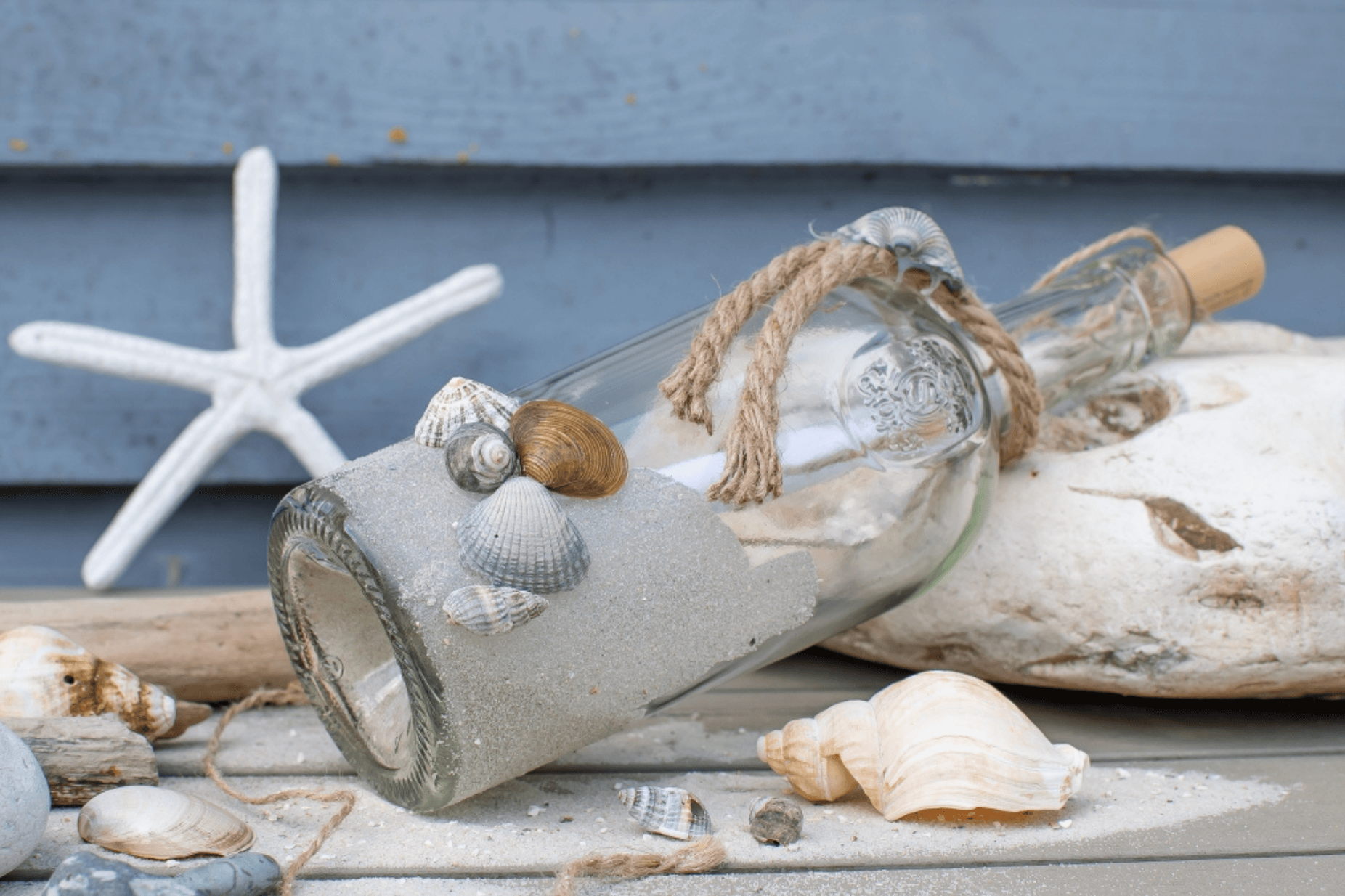 Gutschein als Flaschenpost basteln: DIY-Idee mit Urlaubsfeeling