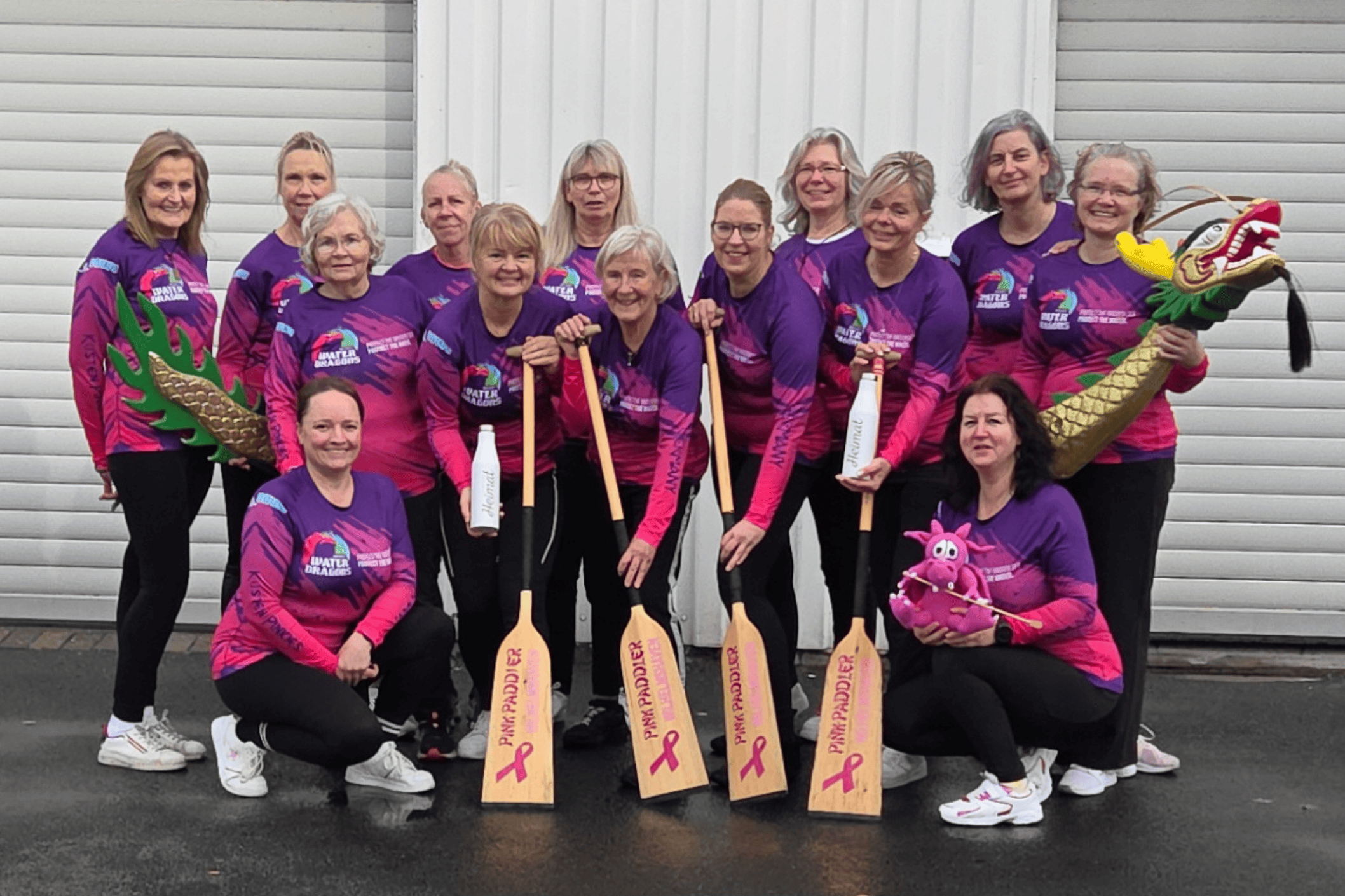 Das Drachenboot-Team "K&uuml;sten Pinkies" aus Wilhelmshaven.