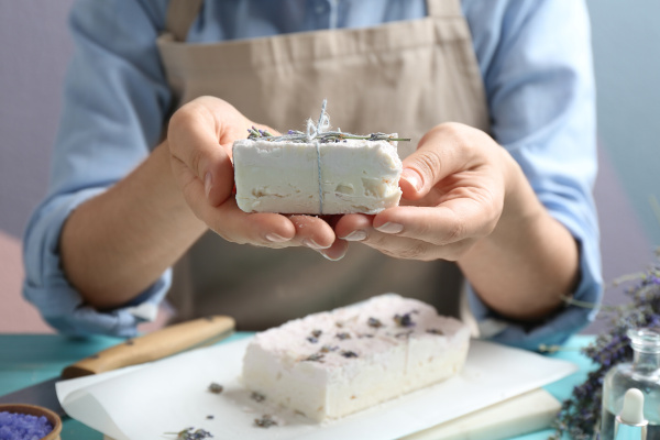 Natürlich und schön: Seife selbst herstellen DIY